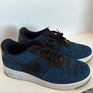 Nike Women’s Black and Blue Air Sneakers